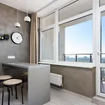 Razor With Terrace, Kamanina