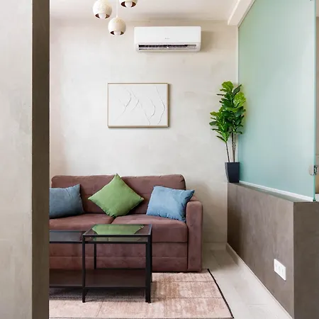 Razor With Terrace, Kamanina *