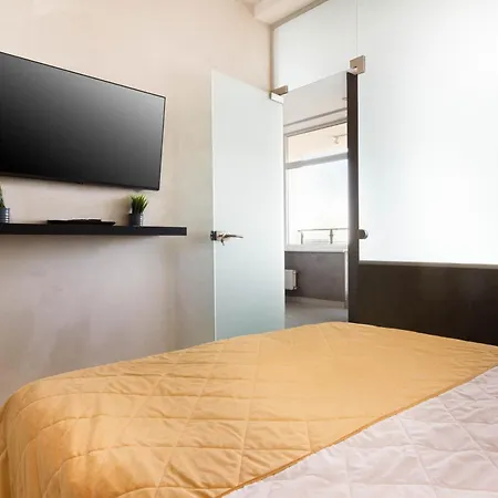 Razor With Terrace, Kamanina *