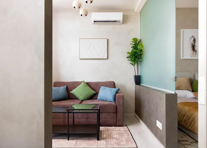 Razor With Terrace, Kamanina *