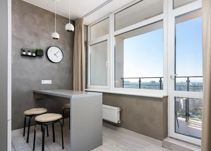 Razor With Terrace, Kamanina