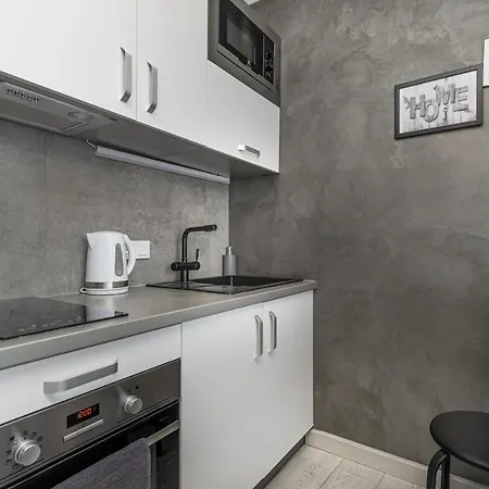 Razor With Terrace, Kamanina Apartment