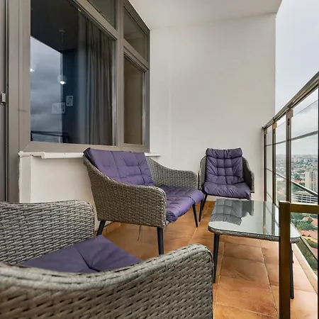Apartment Razor With Terrace, Kamanina