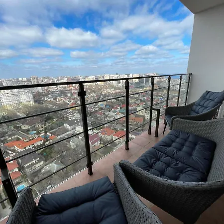 Razor With Terrace, Kamanina Apartment